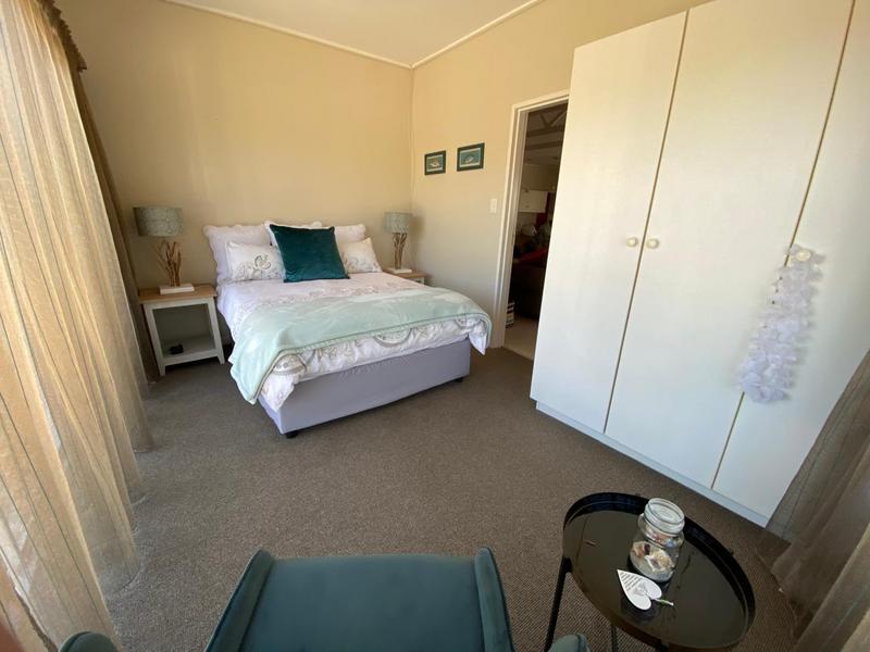 To Let 4 Bedroom Property for Rent in Onrus Western Cape
